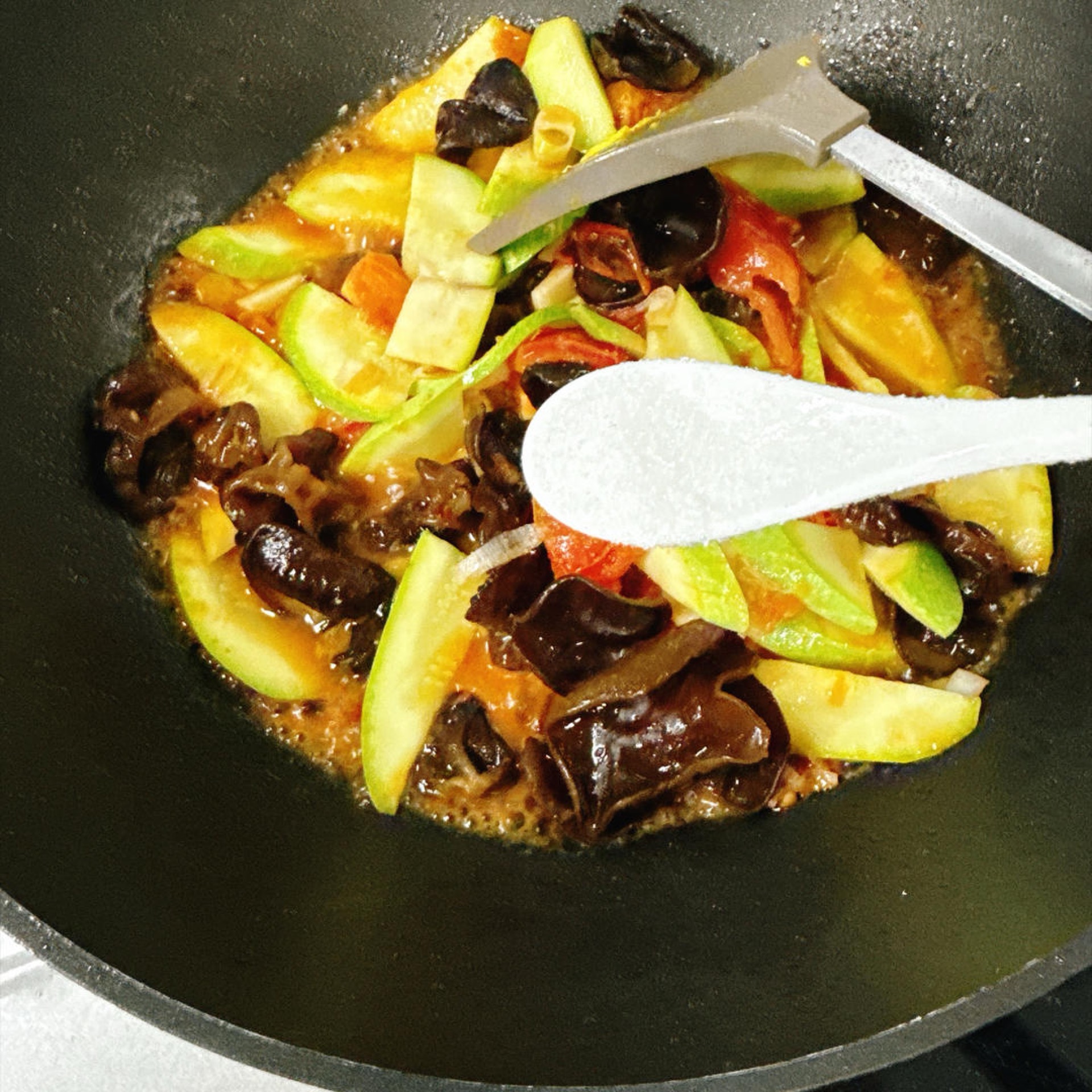 Add a slightly heaped spoonful of sugar.